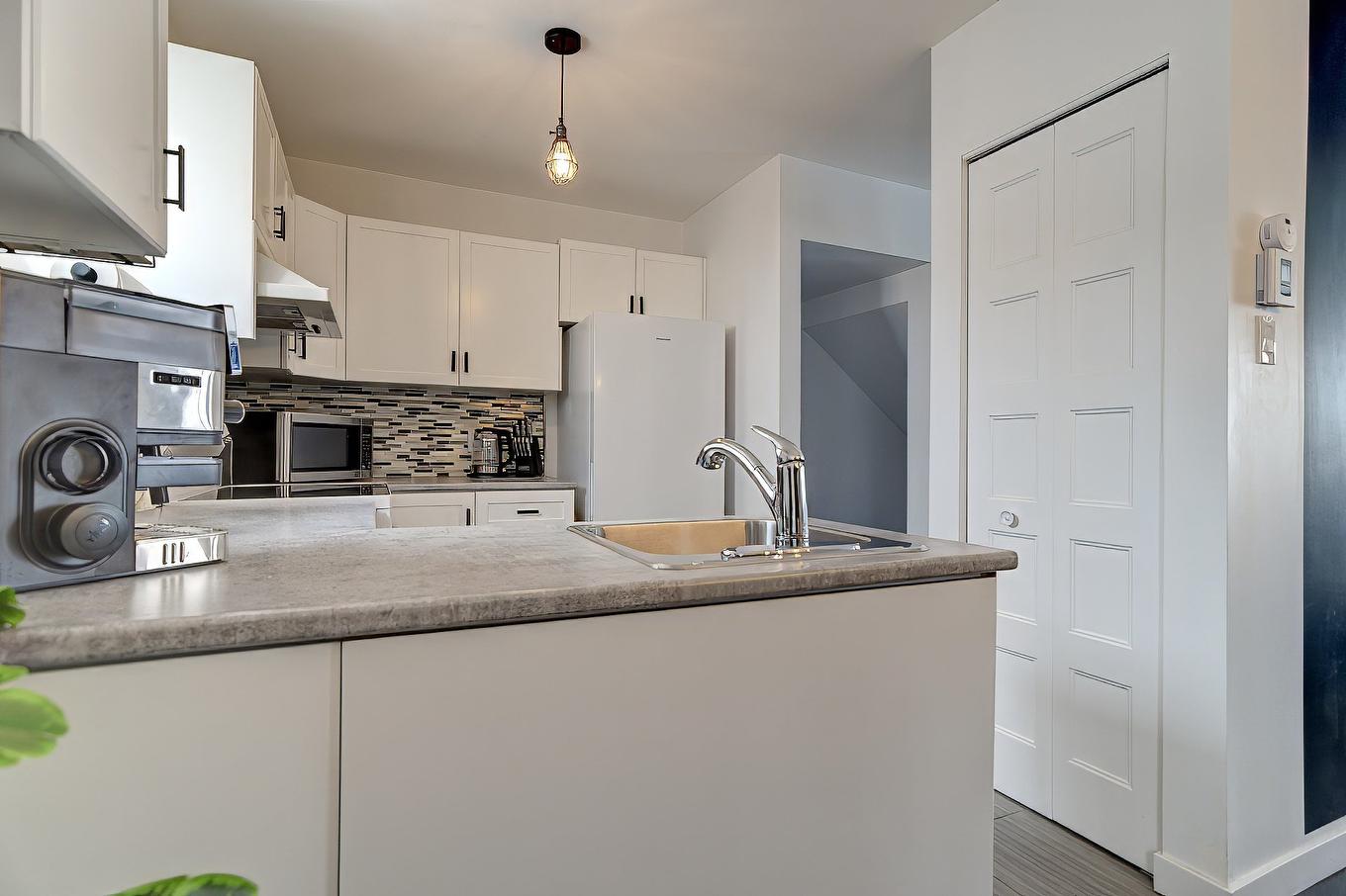 Kitchen - 109 Rue St-Pierre, Terrebonne (Terrebonne), QC - Indoor Photo Showing Kitchen