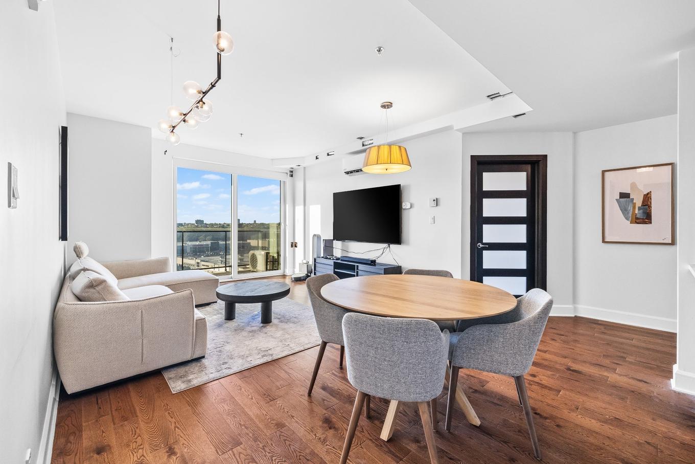 Salle à manger - 1002-1900 Boul. Angrignon, Montréal (Lasalle), QC - Indoor