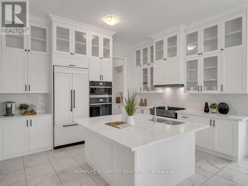 2 Endless Circle, Vaughan, ON - Indoor Photo Showing Kitchen With Double Sink With Upgraded Kitchen