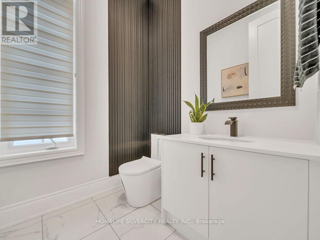 2 Endless Circle, Vaughan, ON - Indoor Photo Showing Bathroom