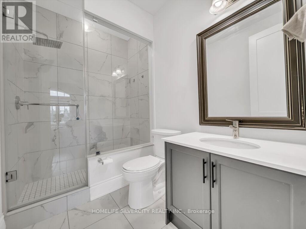 2 Endless Circle, Vaughan, ON - Indoor Photo Showing Bathroom