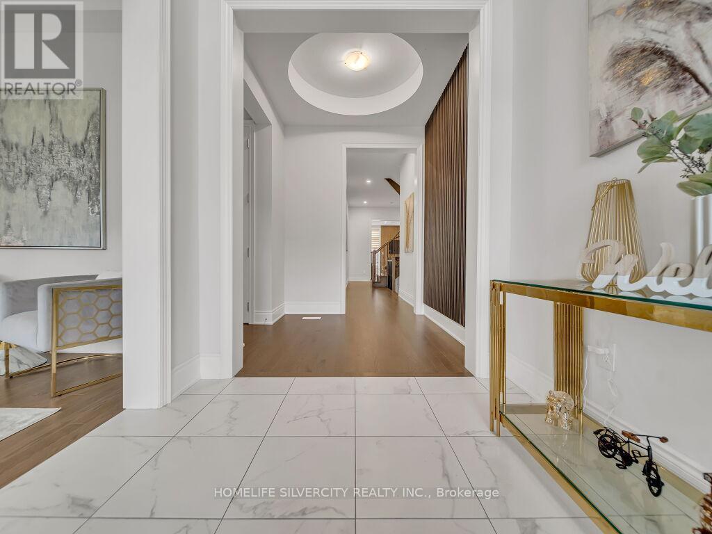 2 Endless Circle, Vaughan, ON - Indoor Photo Showing Other Room