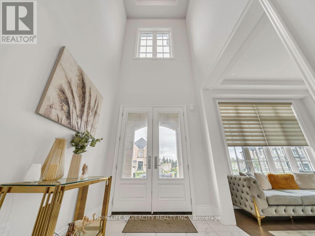 2 Endless Circle, Vaughan, ON - Indoor Photo Showing Other Room