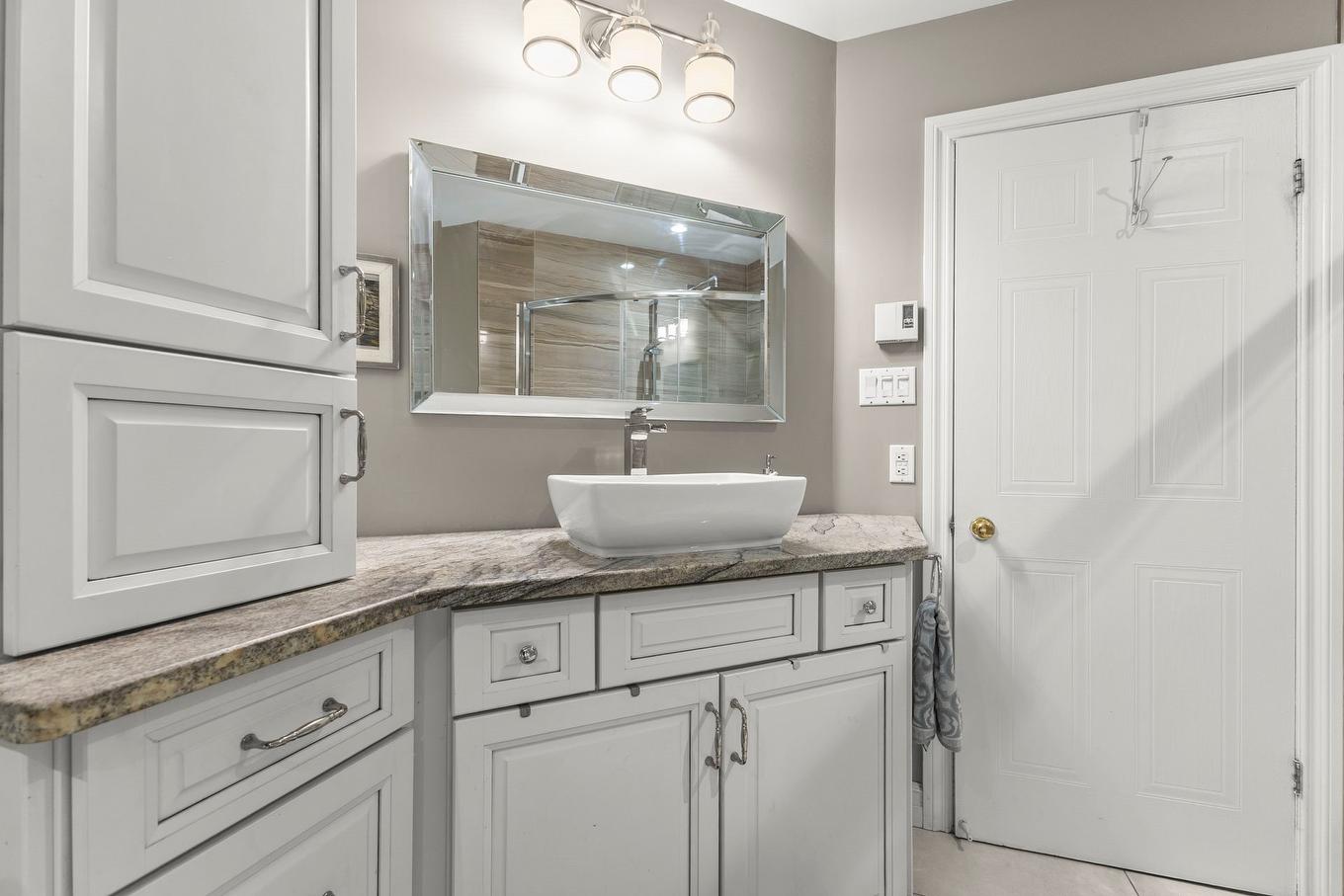 Bathroom - 1550 Rue Du Canyon, Saint-Lazare, QC - Indoor