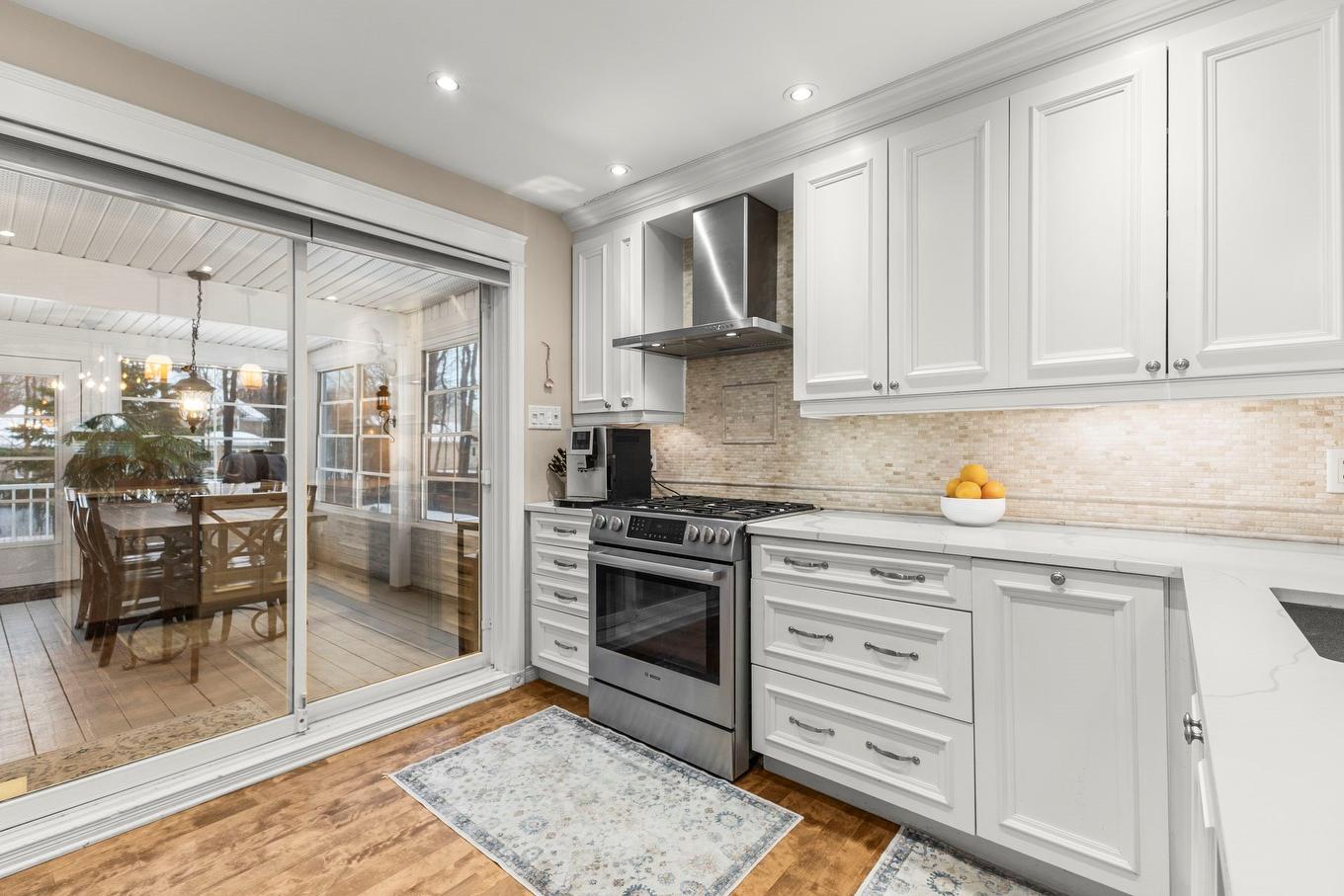 Kitchen - 1550 Rue Du Canyon, Saint-Lazare, QC - Indoor Photo Showing Kitchen With Upgraded Kitchen
