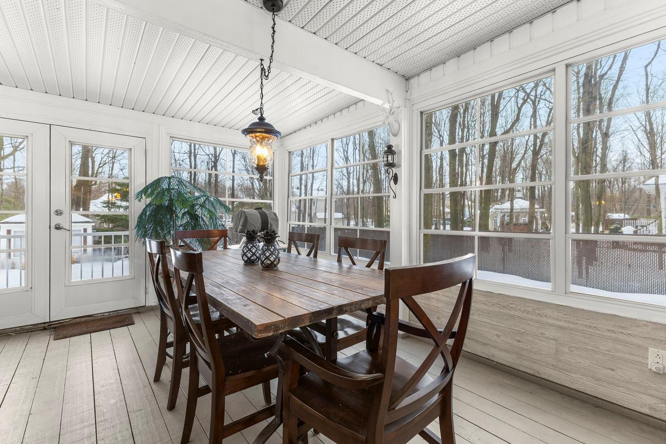 Solarium/Sunroom - 1550 Rue Du Canyon, Saint-Lazare, QC - Indoor Photo Showing Dining Room