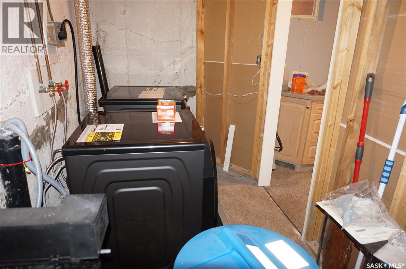 4452 Acadia Drive, Regina, SK - Indoor Photo Showing Laundry Room