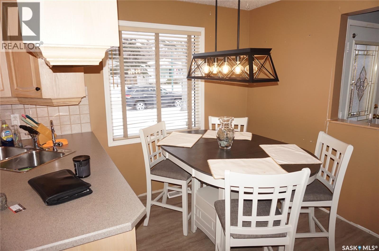 4452 Acadia Drive, Regina, SK - Indoor Photo Showing Dining Room