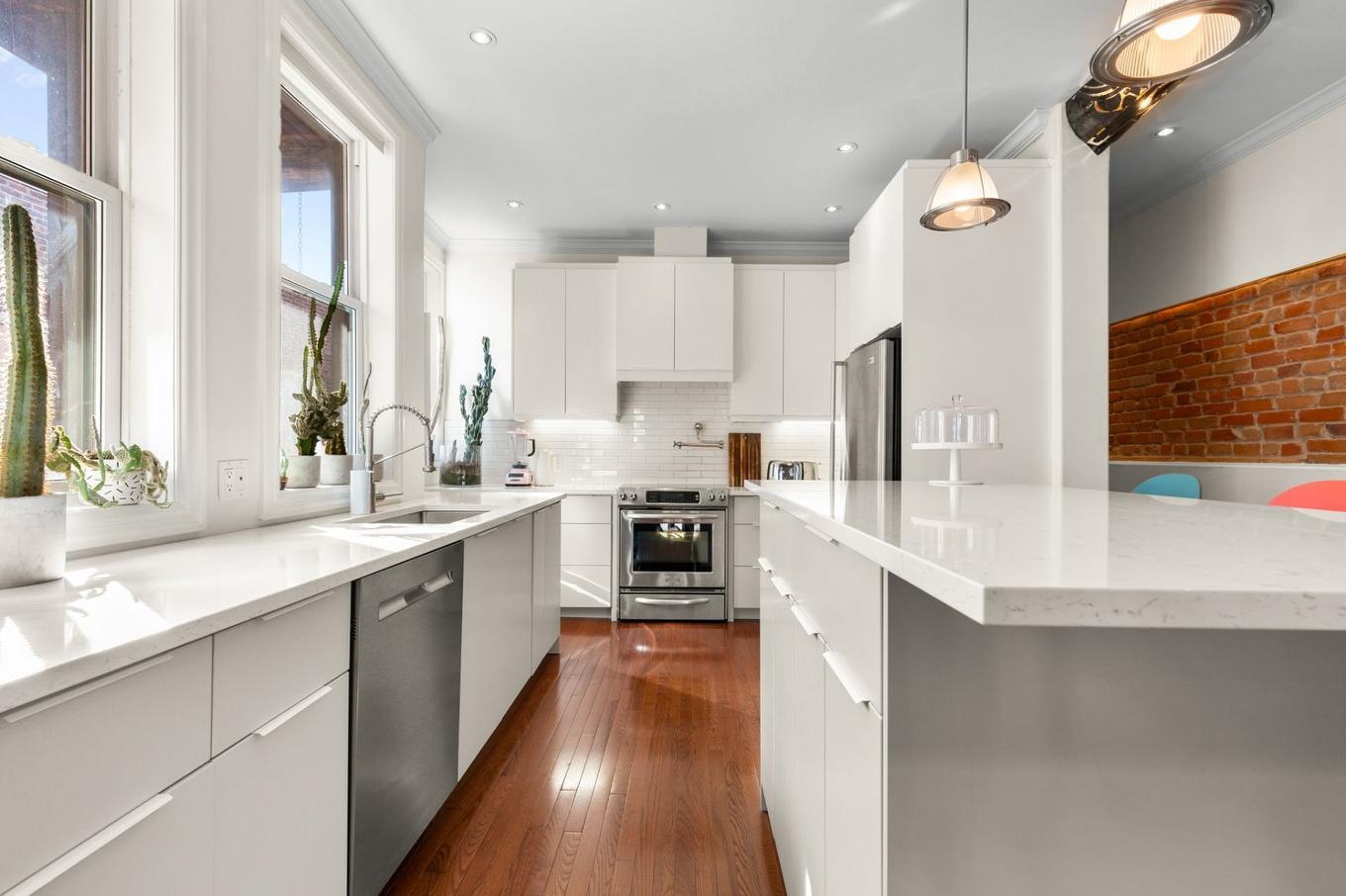 Kitchen - 4-5830 Av. Du Parc, Montréal (Le Plateau-Mont-Royal), QC - Indoor Photo Showing Kitchen With Upgraded Kitchen