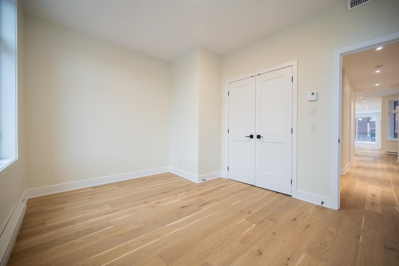 Chambre à coucher - 8130 Rue St-Denis, Montréal (Villeray/Saint-Michel/Parc-Extension), QC - Indoor Photo Showing Other Room