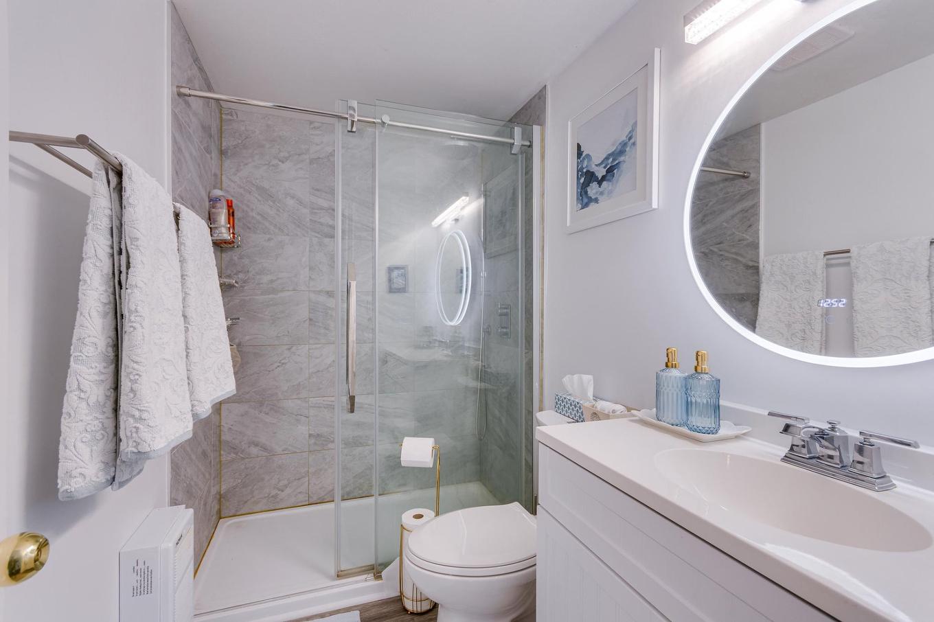 Bathroom - 38 Rue Eastern, Gatineau (Aylmer), QC - Indoor Photo Showing Bathroom