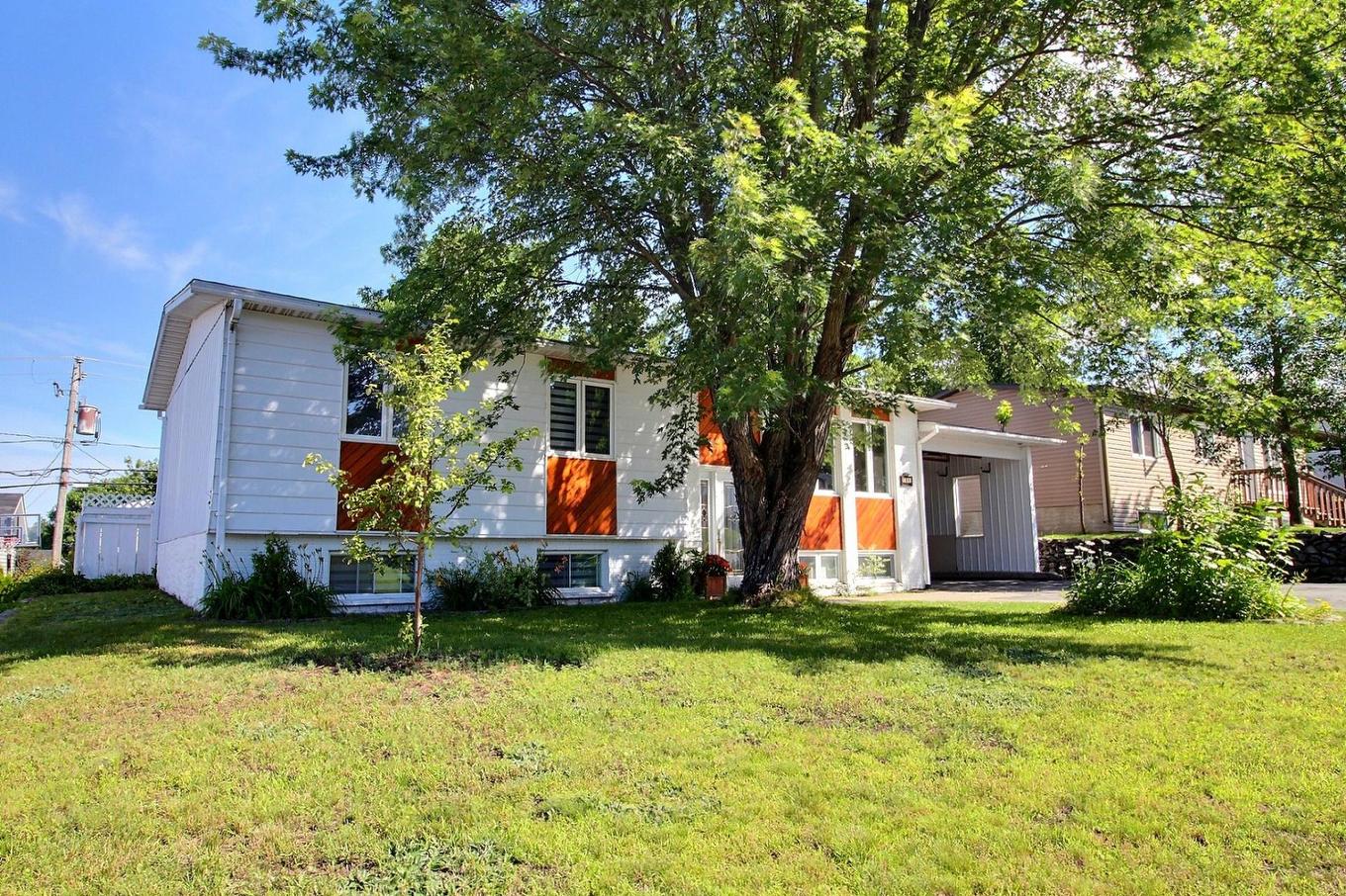 Frontage - 164 Rue Poulin, Val-D'Or, QC - Outdoor