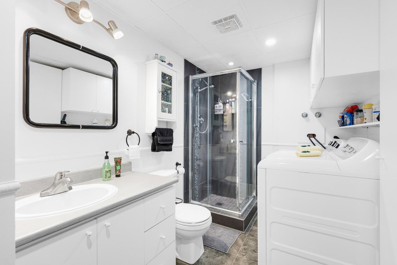 Salle de bains - 815 Rue Timothée-Kimber, Saint-Eustache, QC - Indoor Photo Showing Bathroom