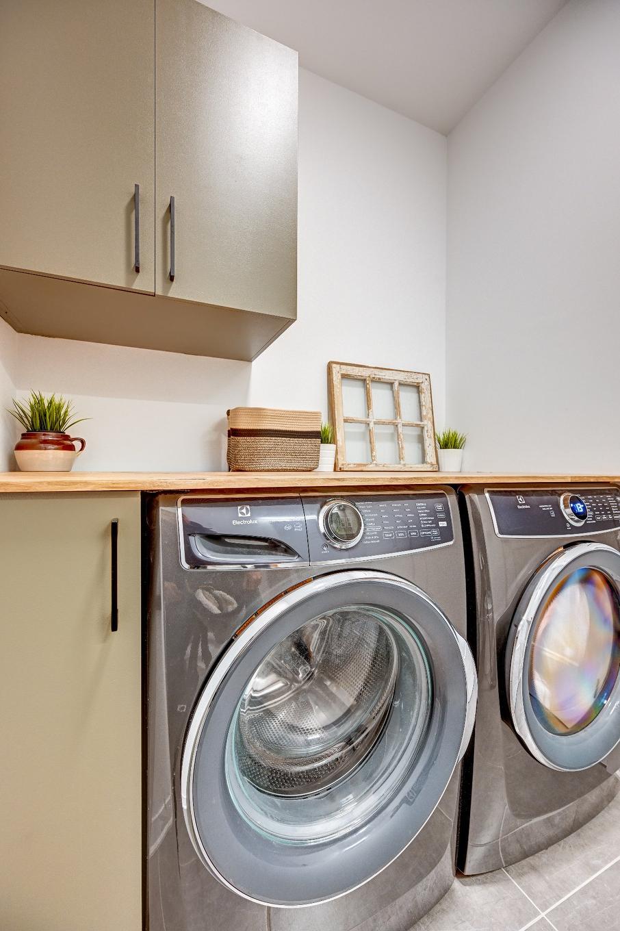 Salle d'eau - 1670 Rue Barott, Mascouche, QC - Indoor Photo Showing Laundry Room