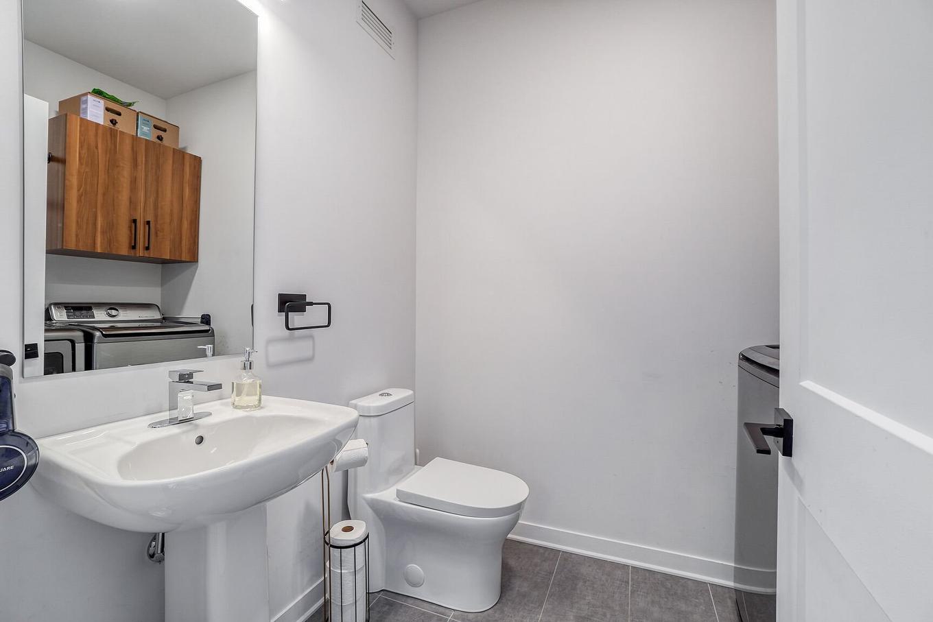 Salle d'eau - 1670 Rue Barott, Mascouche, QC - Indoor Photo Showing Bathroom