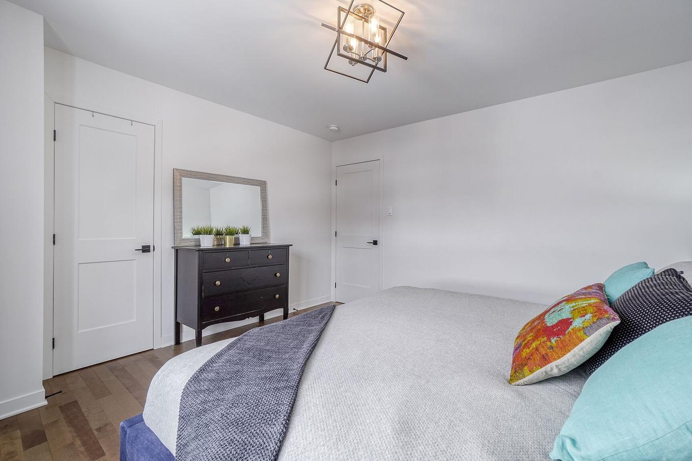 Chambre à coucher principale - 1670 Rue Barott, Mascouche, QC - Indoor Photo Showing Bedroom