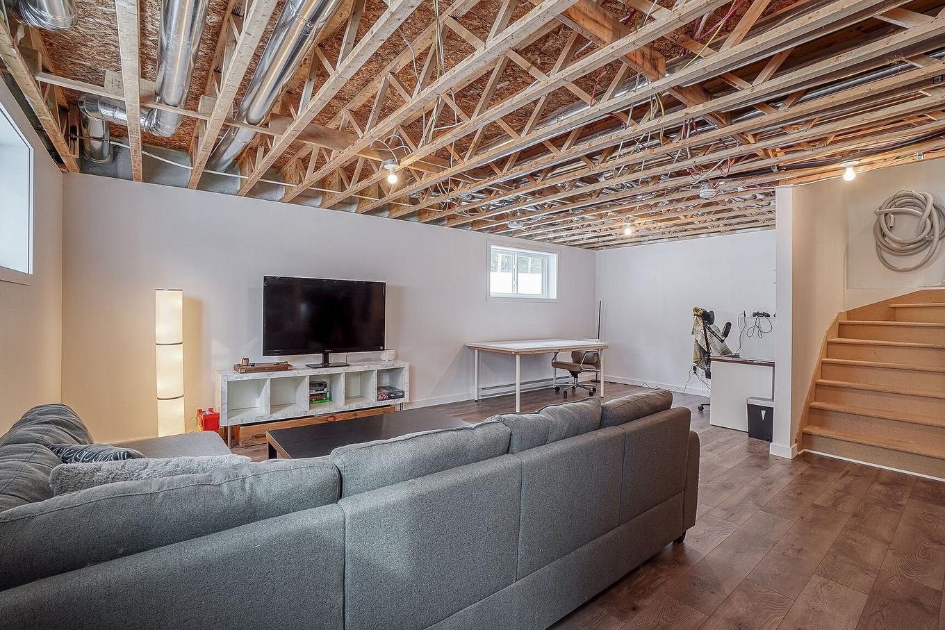 Sous-sol - 1670 Rue Barott, Mascouche, QC - Indoor Photo Showing Basement