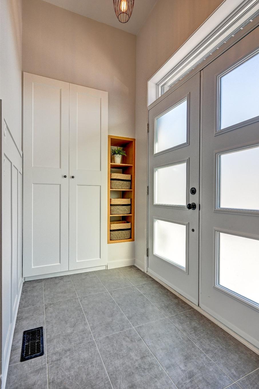 Hall d'entrée/Vestibule - 1670 Rue Barott, Mascouche, QC - Indoor Photo Showing Other Room