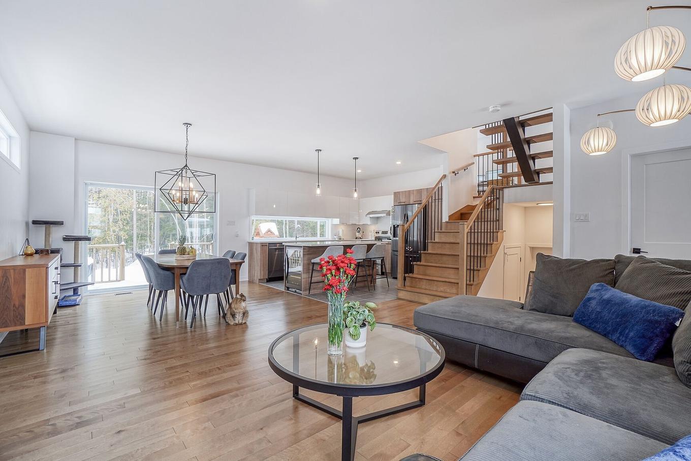 Vue d'ensemble - 1670 Rue Barott, Mascouche, QC - Indoor Photo Showing Living Room