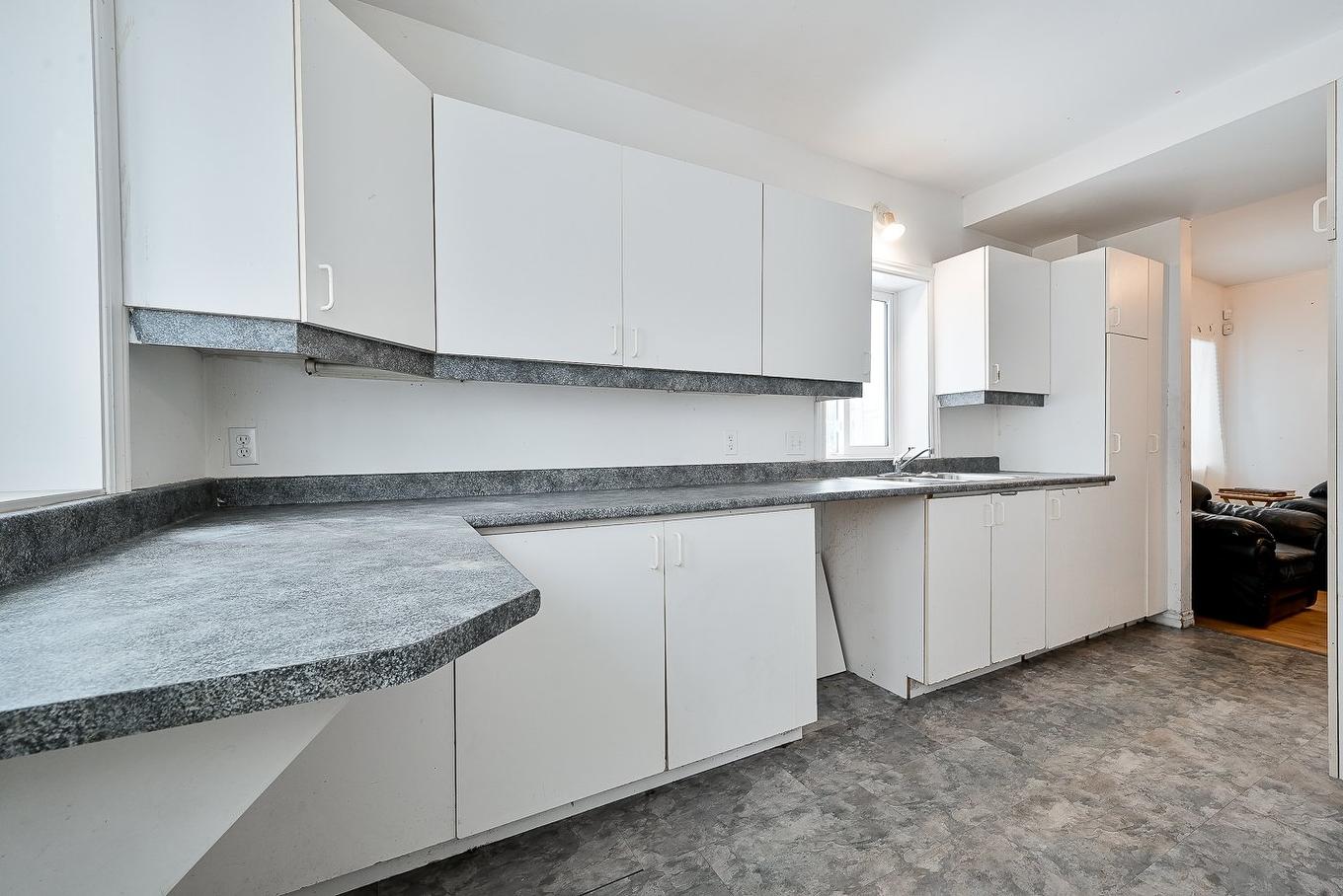 Kitchen - 27 Rue Allan, Longueuil (Greenfield Park), QC - Indoor Photo Showing Kitchen