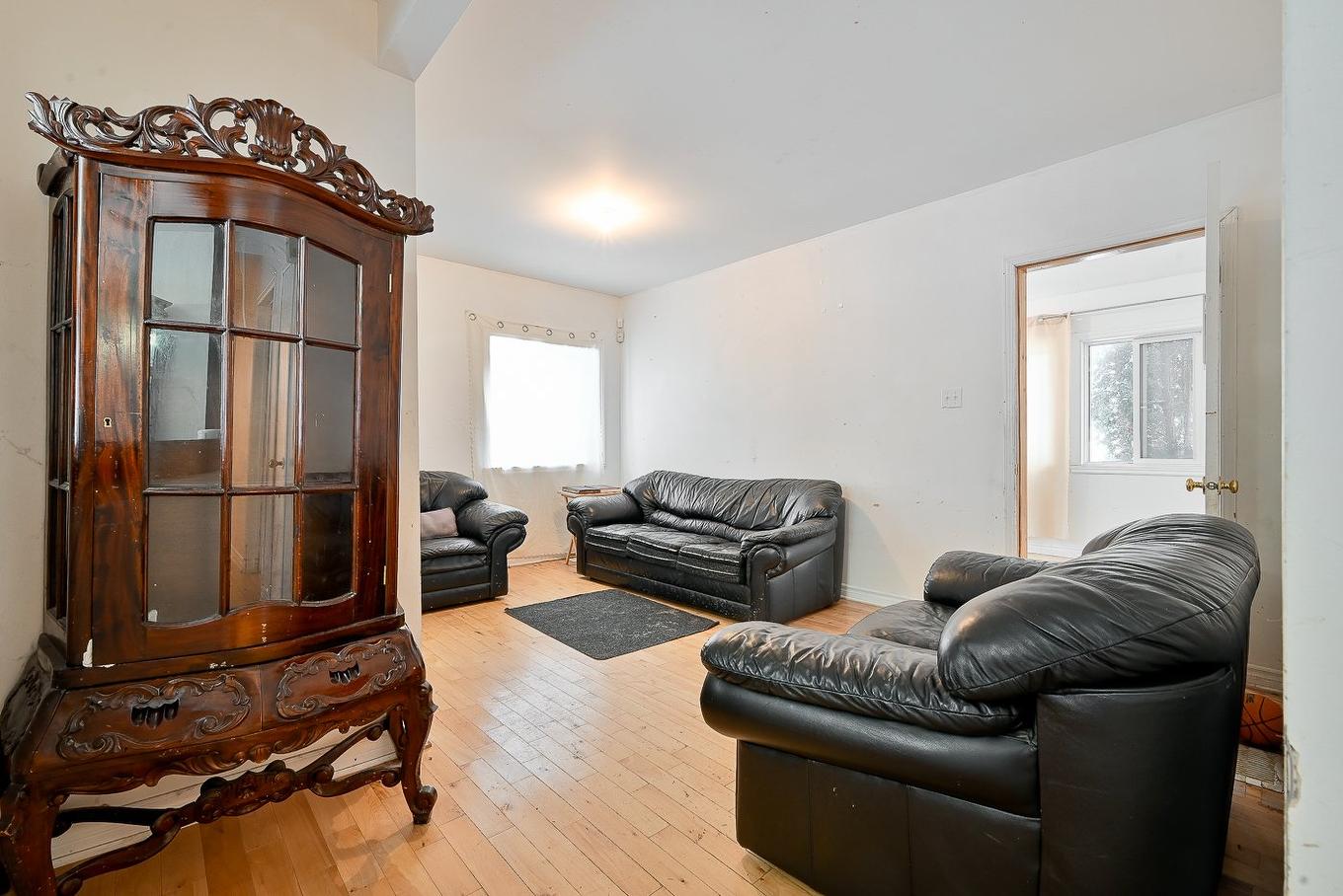 Living room - 27 Rue Allan, Longueuil (Greenfield Park), QC - Indoor Photo Showing Living Room
