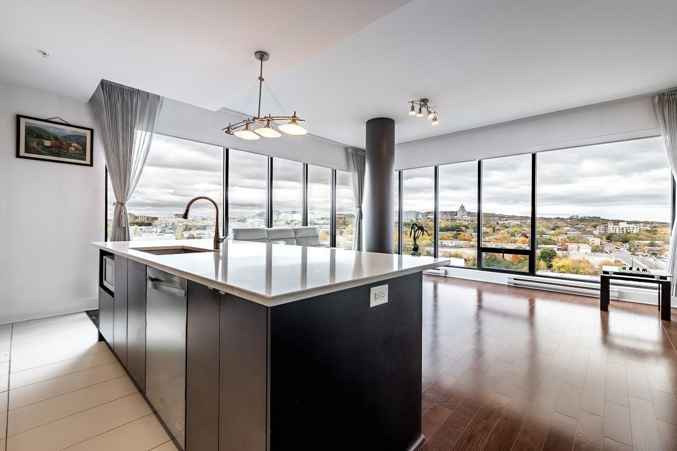 Overall view - Ph1005-4293 Rue Jean-Talon O., Montréal (Côte-Des-Neiges/Notre-Dame-De-Grâce), QC - Indoor Photo Showing Kitchen With Upgraded Kitchen