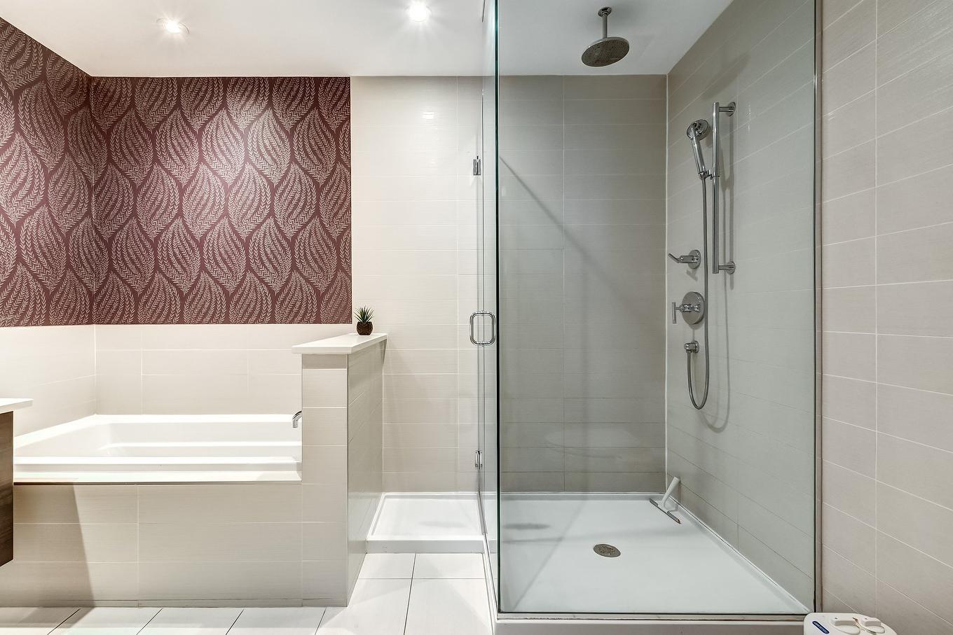 Ensuite bathroom - Ph1005-4293 Rue Jean-Talon O., Montréal (Côte-Des-Neiges/Notre-Dame-De-Grâce), QC - Indoor Photo Showing Bathroom