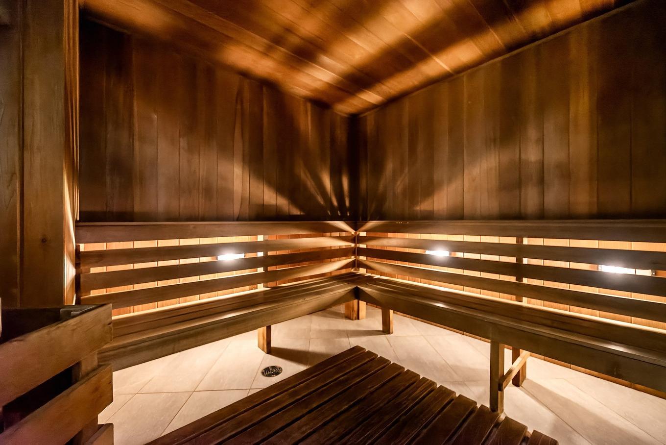 Sauna - Ph1005-4293 Rue Jean-Talon O., Montréal (Côte-Des-Neiges/Notre-Dame-De-Grâce), QC - Indoor Photo Showing Other Room