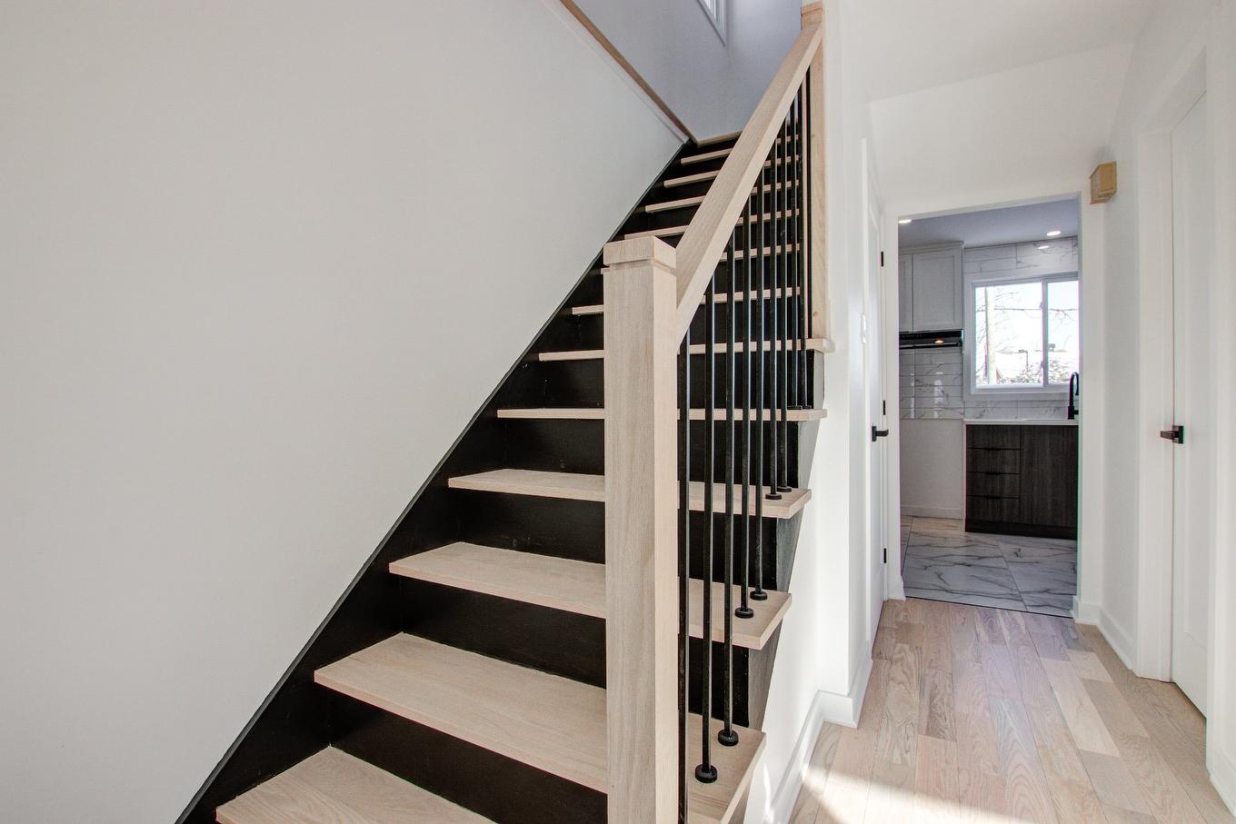 Staircase - 2899 Rue De Lyon, Longueuil (Le Vieux-Longueuil), QC - Indoor Photo Showing Other Room