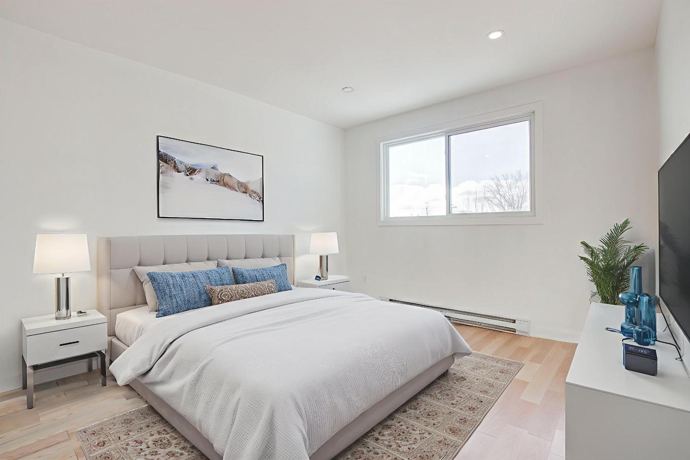 Primary bedroom - 2899 Rue De Lyon, Longueuil (Le Vieux-Longueuil), QC - Indoor Photo Showing Bedroom