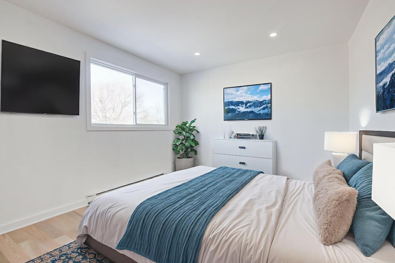 Bedroom - 2899 Rue De Lyon, Longueuil (Le Vieux-Longueuil), QC - Indoor Photo Showing Bedroom