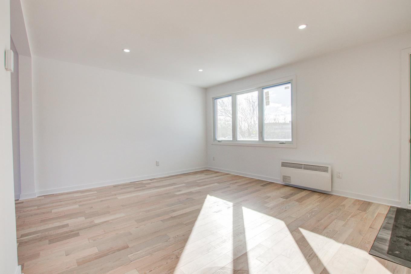 Living room - 2899 Rue De Lyon, Longueuil (Le Vieux-Longueuil), QC - Indoor Photo Showing Other Room