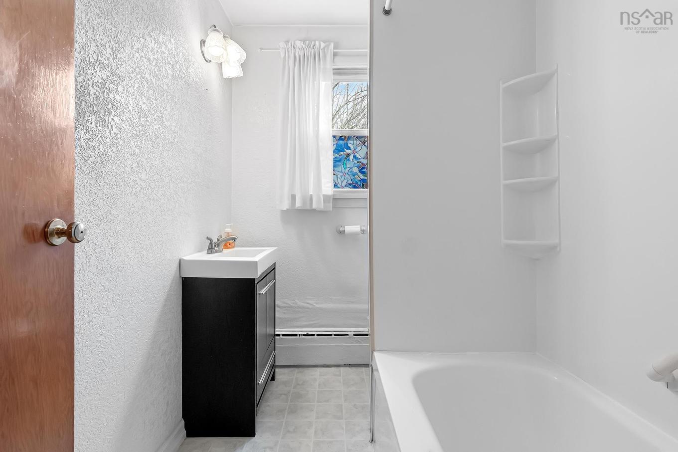 4 Harris Road, Dartmouth, NS