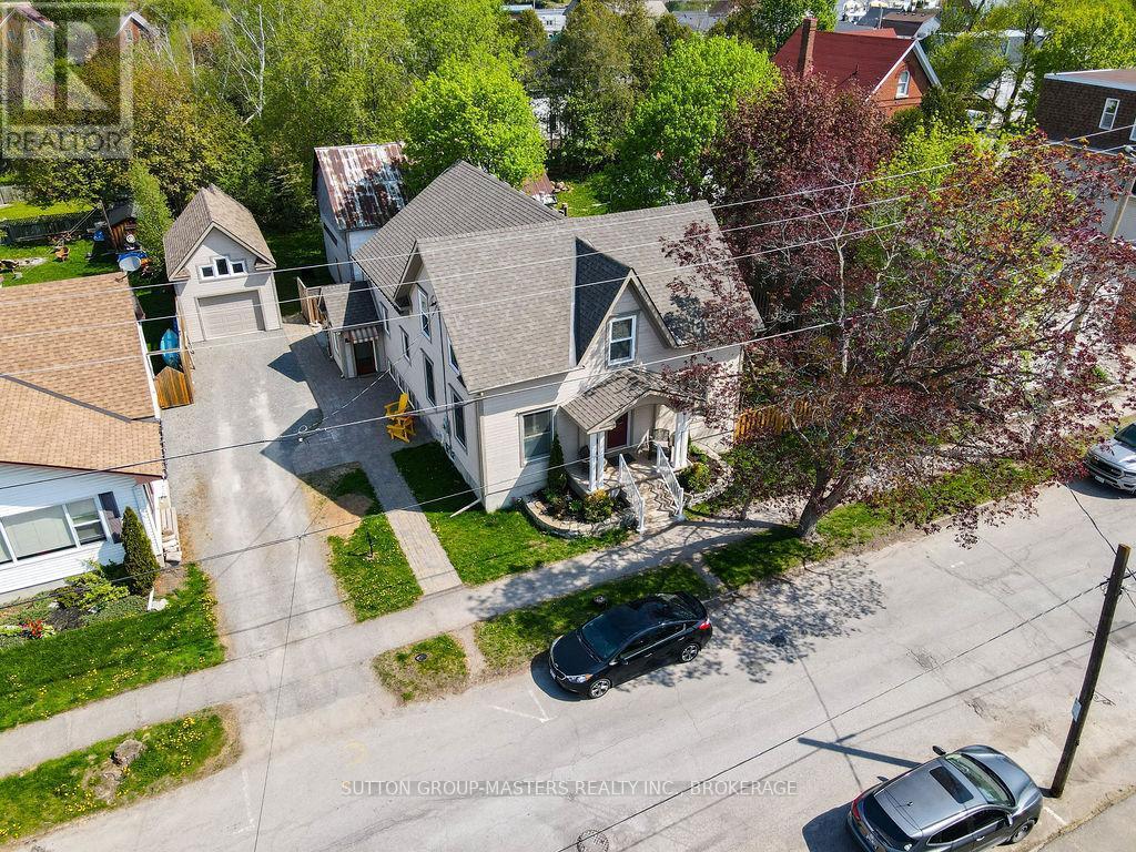 8 Spring Street, Westport, ON - Outdoor