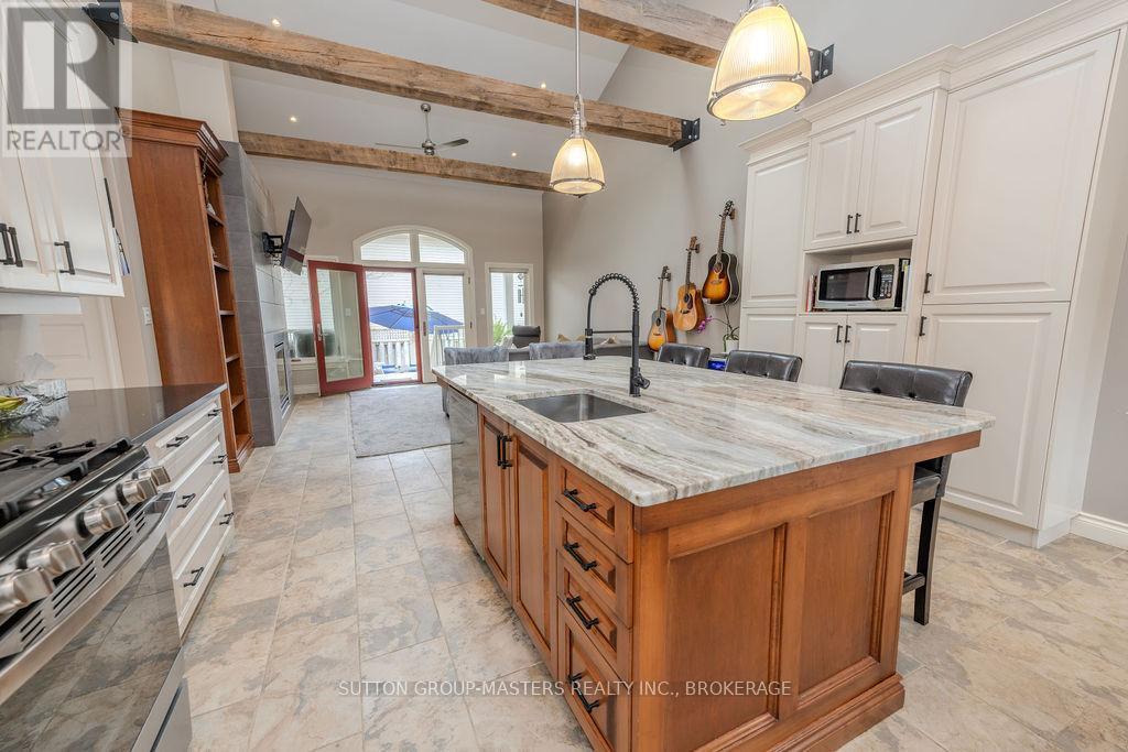 8 Spring Street, Westport, ON - Indoor Photo Showing Kitchen With Upgraded Kitchen