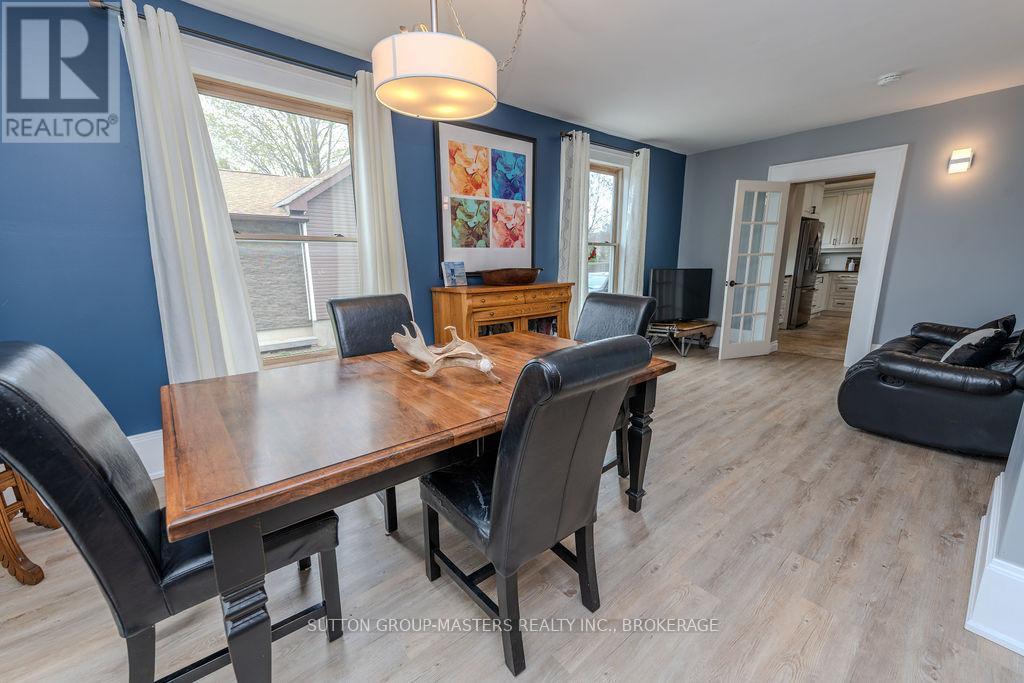 8 Spring Street, Westport, ON - Indoor Photo Showing Dining Room