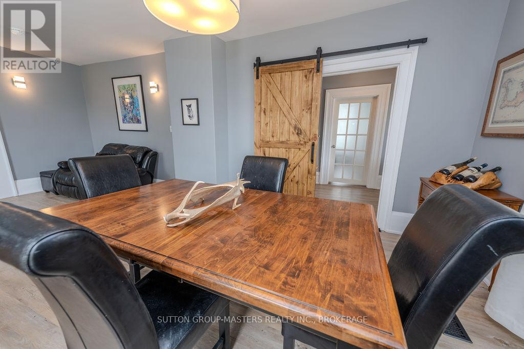 8 Spring Street, Westport, ON - Indoor Photo Showing Dining Room