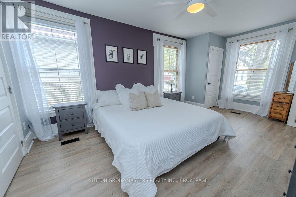 8 Spring Street, Westport, ON - Indoor Photo Showing Bedroom