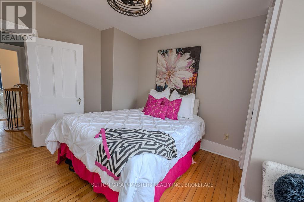 8 Spring Street, Westport, ON - Indoor Photo Showing Bedroom