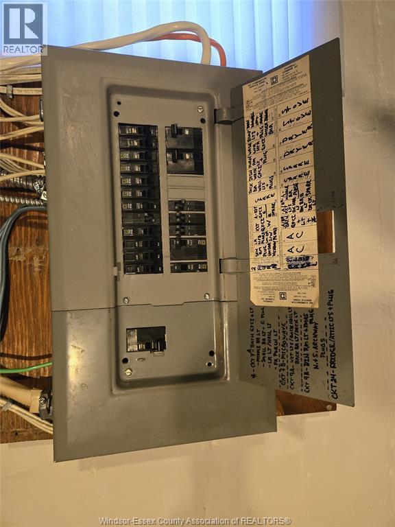 1046 Elsmere, Windsor, ON -