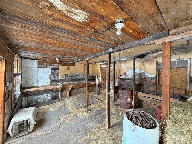 3660 Gold Creek Road, Cranbrook, BC - Indoor Photo Showing Basement