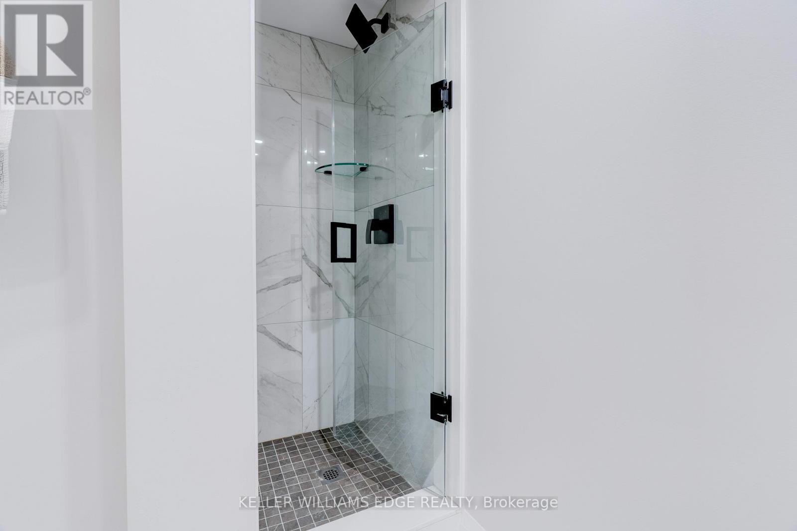 164 West 19Th Street, Hamilton, ON - Indoor Photo Showing Bathroom