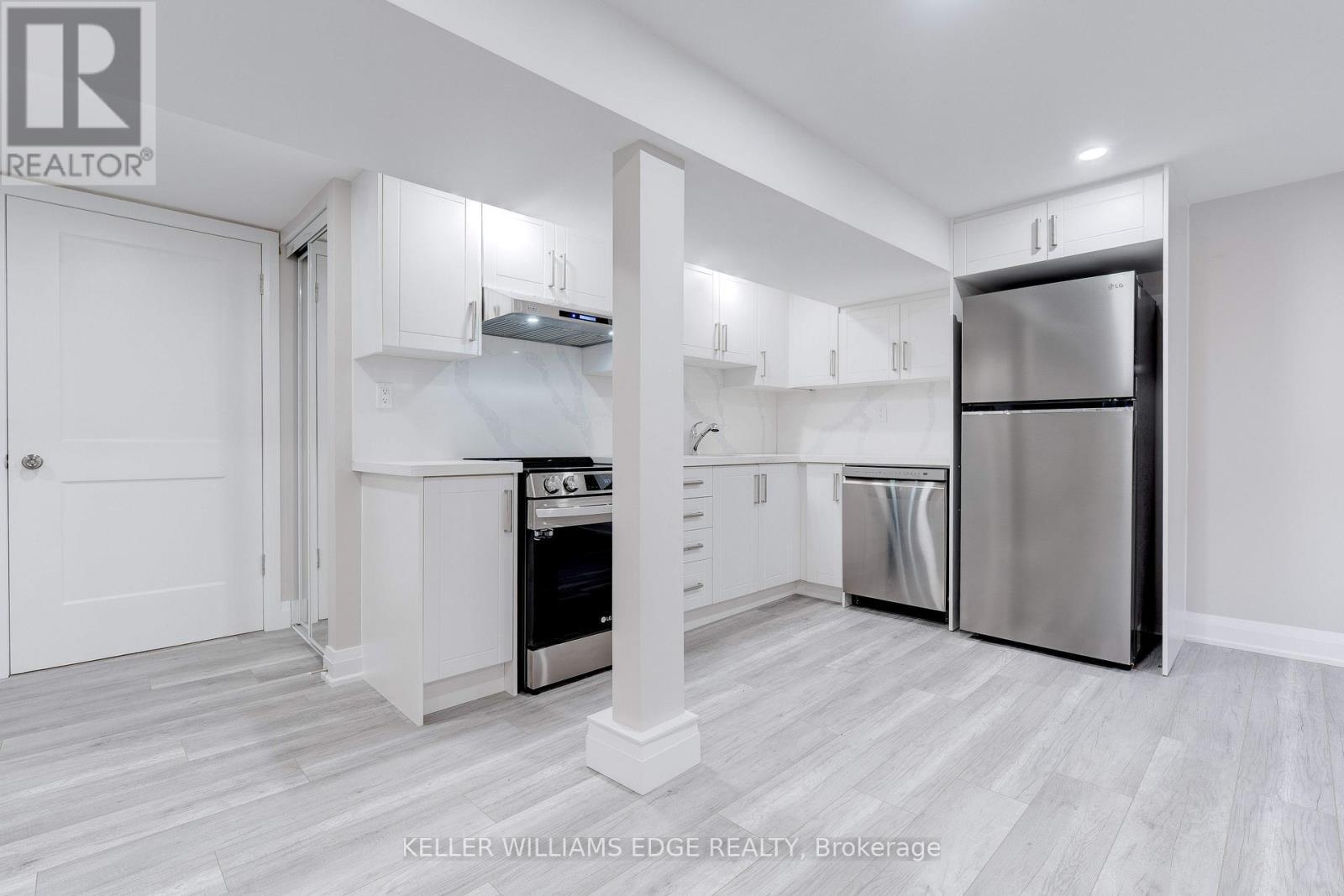 164 West 19Th Street, Hamilton, ON - Indoor Photo Showing Kitchen