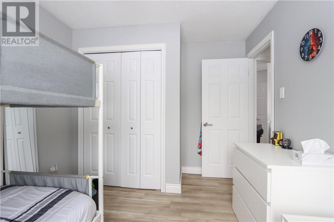 903 Rabbit Trail, Warren, ON - Indoor Photo Showing Bedroom