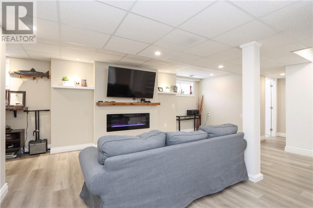 903 Rabbit Trail, Warren, ON - Indoor With Fireplace