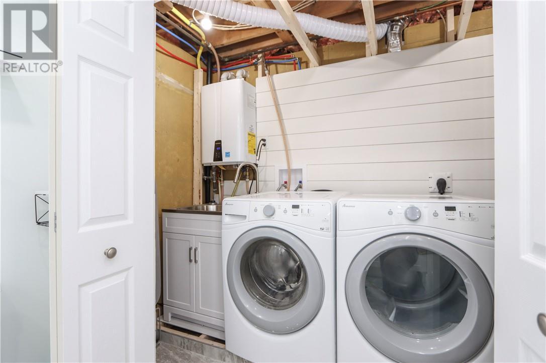 903 Rabbit Trail, Warren, ON - Indoor Photo Showing Laundry Room