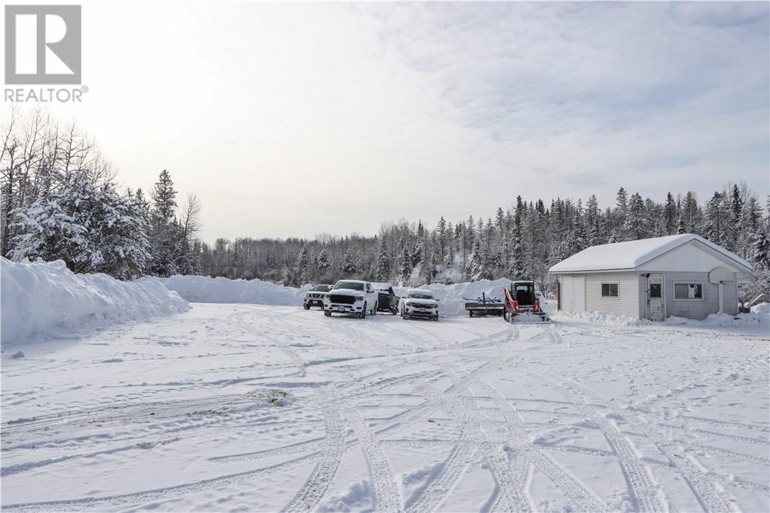 903 Rabbit Trail, Warren, ON - Outdoor