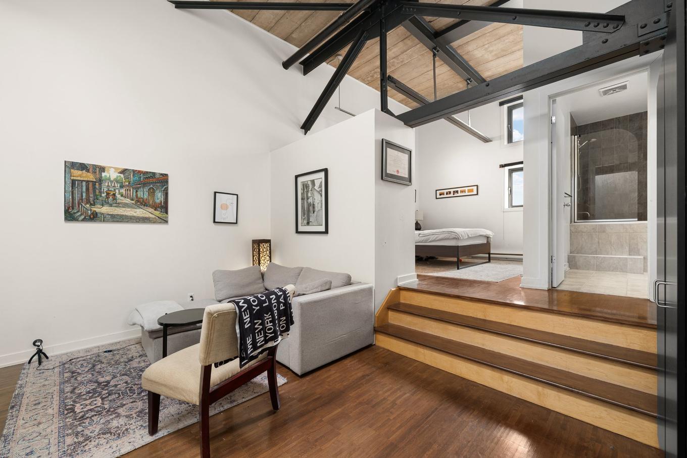 Den - 1309 Rue Bélanger, Montréal (Rosemont/La Petite-Patrie), QC - Indoor