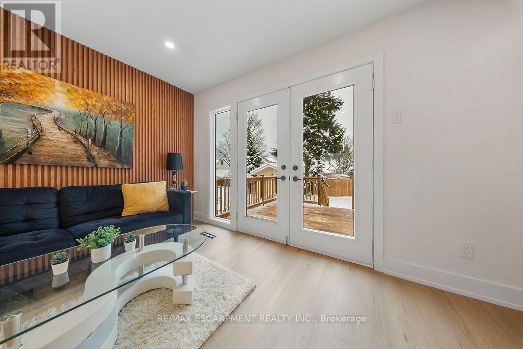 151 East 21St Street, Hamilton, ON - Indoor