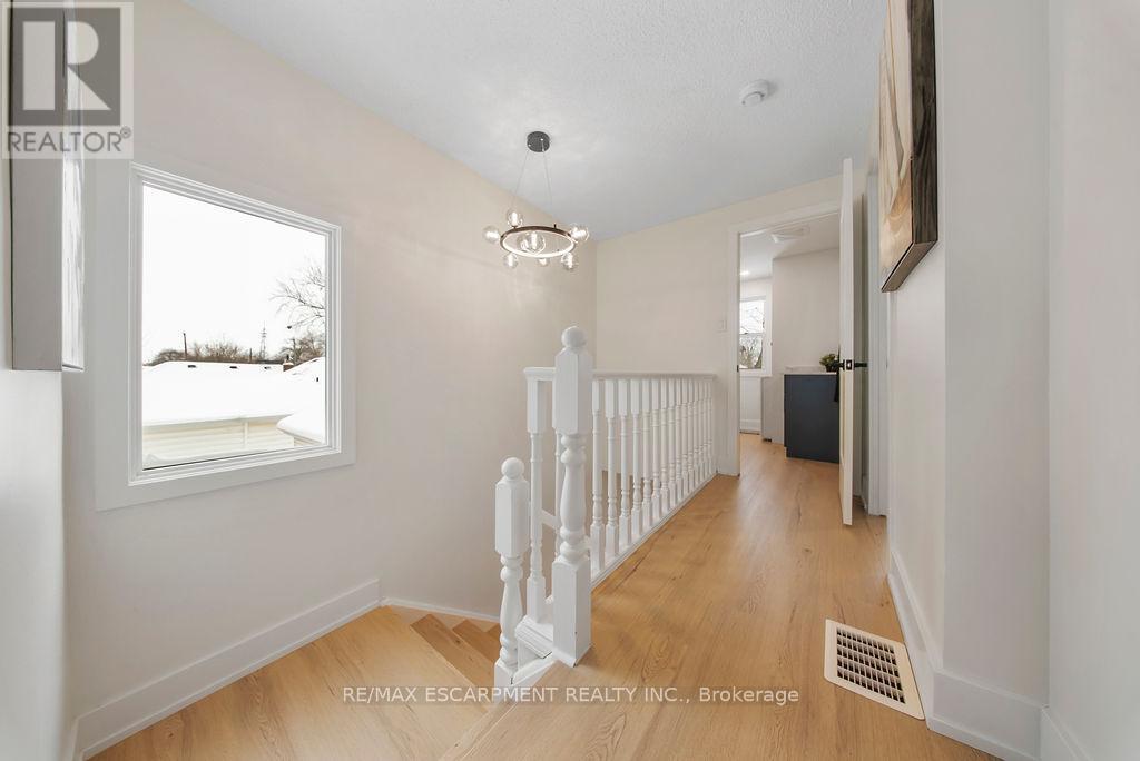 151 East 21St Street, Hamilton, ON - Indoor Photo Showing Other Room